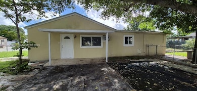 610 E 6th Place, Hialeah, FL 33010 - photo 4