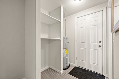 38 Burgundy Hill Ln, Middletown, CT 06457 - photo 3