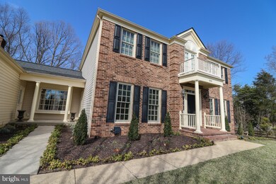 6851 Smithfield Ct, Centreville, VA 20120 - photo 2