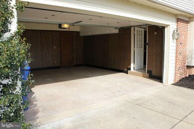 9717 Counsellor Dr, Vienna, VA 22181 - photo 5