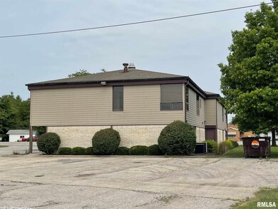 1231 Keokuk St, Lincoln, IL 62656 - photo 4