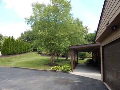 255 Melody Ln, Carpentersville, IL 60110 - photo 4