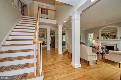 8306 Lord Fairfax Ct, Vienna, VA 22182 - photo 4