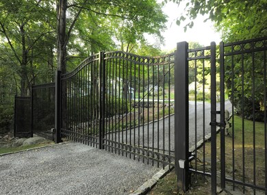 Gate