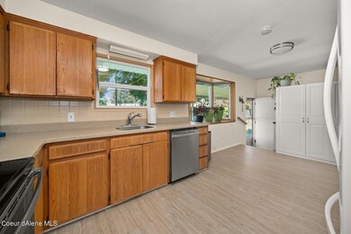 6420 N Fotheringham St-014