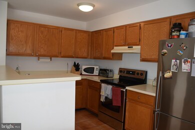 1609 Oak Spring Way, Reston, VA 20190 - photo 6