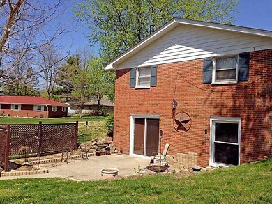 2903 Fairlawn Dr, Columbus, IN 47203 - photo 2