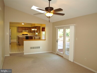 239 Heatherfield Dr, Souderton, PA 18964 - photo 6