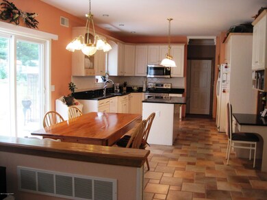 223 Maple Spring Dr, Kunkletown, PA 18058 - photo 3