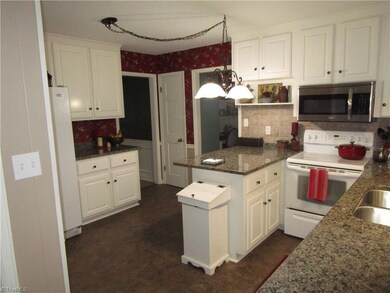 614 Eastwood Dr, Asheboro, NC 27205 - photo 5