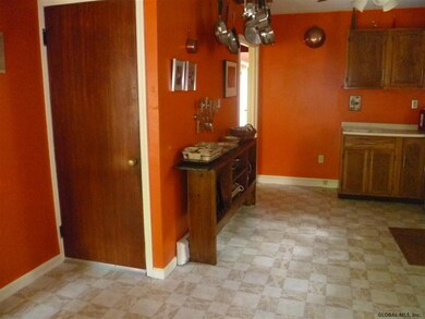 8 Fordham Ct, Albany, NY 12209 - photo 7