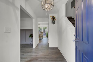 2255 Mariners Ferry - Foyer
