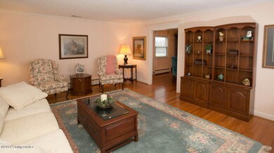 7621 E Manslick Rd, Louisville, KY 40228 - photo 3