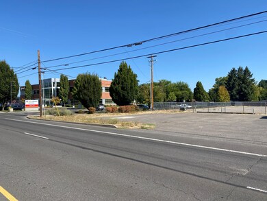 880 S Front St, Central Point, OR 97502 - photo 2