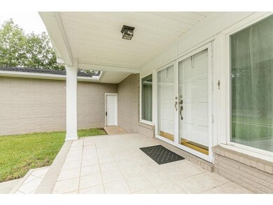 Double storm doors