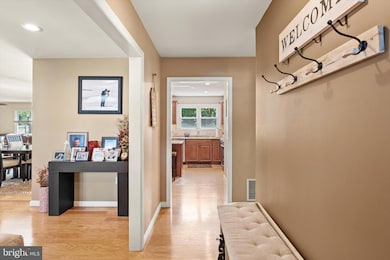 26 Compton Way, Trenton, NJ 08690 - photo 4