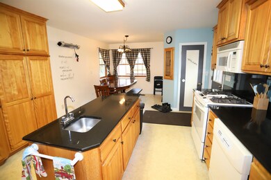 62 Elm St, Newport, VT 05855 - photo 5