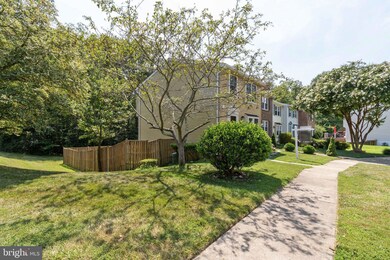 8168 Willowdale Ct, Springfield, VA 22153 - photo 3