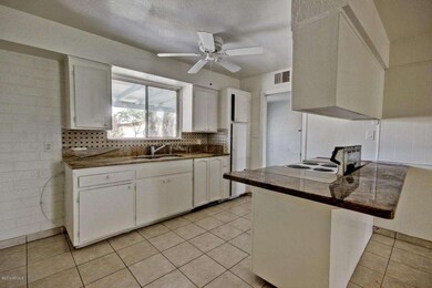 Kitchen (2)