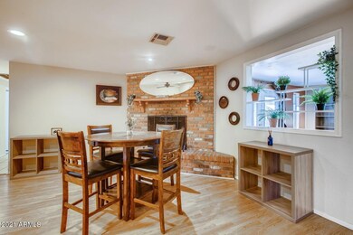 2112 N Comanche Dr Chandler AZ - Web Qua