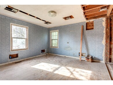 Bedroom, Primary