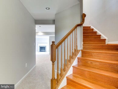 25251 Gothic Square, Chantilly, VA 20152 - photo 5