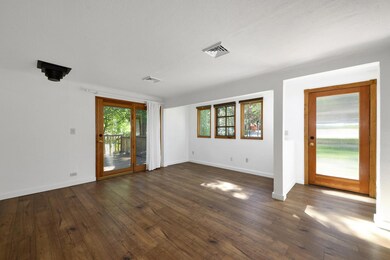 636 NE Irving Ave-28