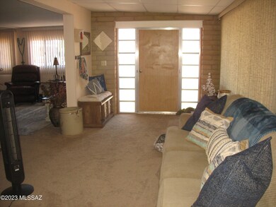 5723 Lazy S Entry Family Room