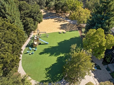 27464 Altamont Rd, Los Altos Hills, CA 94022 - photo 3