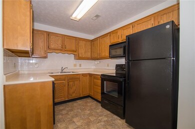 1062 Ina Cir, Franklin, IN 46131 - photo 7