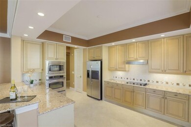 525 Avellino Isles Circle kitchen Area