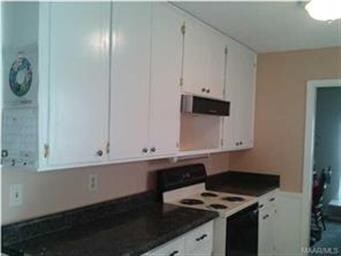 FRESH PAINTED KITCHEN-CLEAN & SPACIOUS-SELLER OFFE