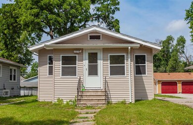 3308 Cambridge St, Des Moines, IA 50313 - photo 2