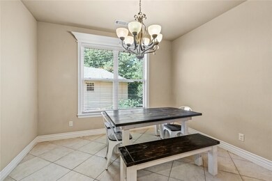 Eat-in area in Kitchen.