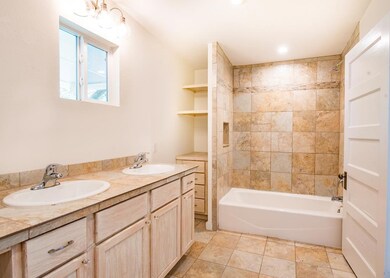 110 Shaw Ave, Fredericksburg, TX 78624 - photo 5