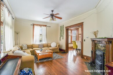 201 Lafayette Avenue NE Grand Rapids