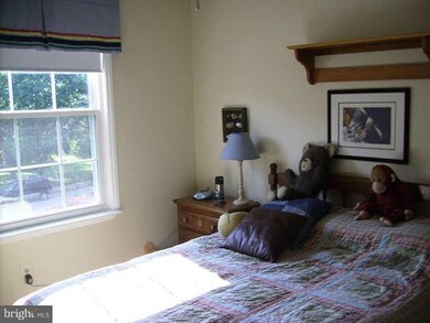 2502 Ebony Rd, Parkville, MD 21234 - photo 6