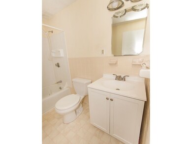 35 Newton Rd unit 2, Plaistow, NH 03865 - photo 4