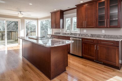 6210 Chenoweth Run-52