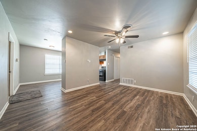 106 Oakwood Dr, San Antonio, TX 78228 - photo 6