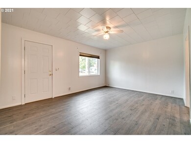 508 NW Sherman St, Sheridan, OR 97378 - photo 7