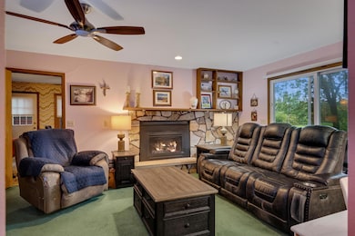 Family Rm w/Gas Fireplace