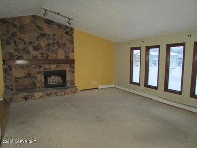 022-100232 Living Room