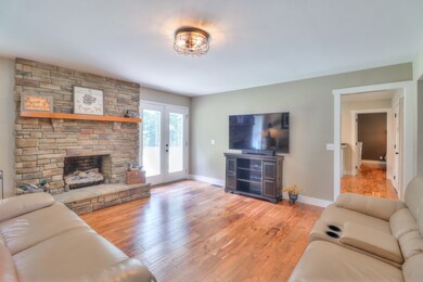 331 Hilltop Dr, Shelbyville, TN 37160 - photo 7