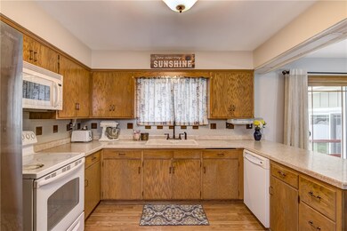 2851 12th St, Eau Claire, WI 54703 - photo 6