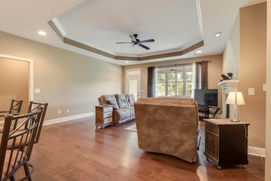 03_114 Daleyuhski Trace_Living01