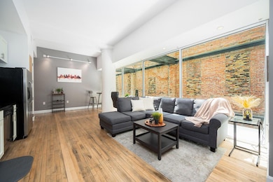 8-web-or-mls-106 N High St 007