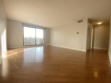 1551 Ashland Ave unit 402, Des Plaines, IL 60016 - photo 2