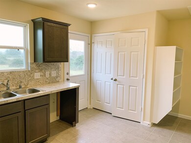 8421 W 1st St, Needville, TX 77461 - photo 6