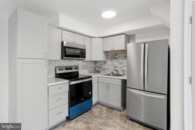 100 E Glenolden Ave unit T10, Glenolden, PA 19036 - photo 5